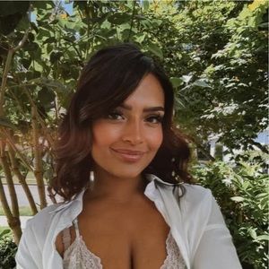 Meet your Posher, Alexis